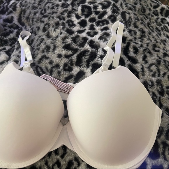 3 brand new Victoria secret push up perfect shape bras size 38D - Picture 3 of 10